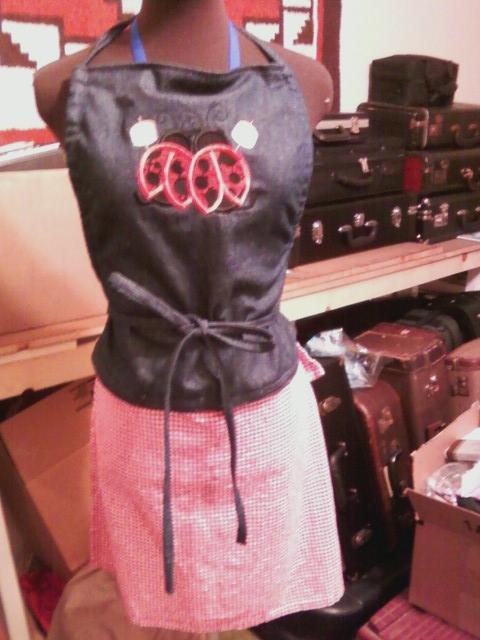 Apron w/detachable towel