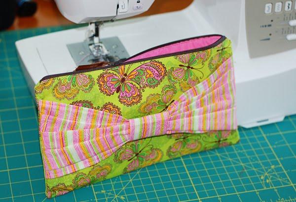 Big Bow Clutch